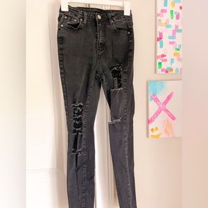 Black ripped skinny jeans